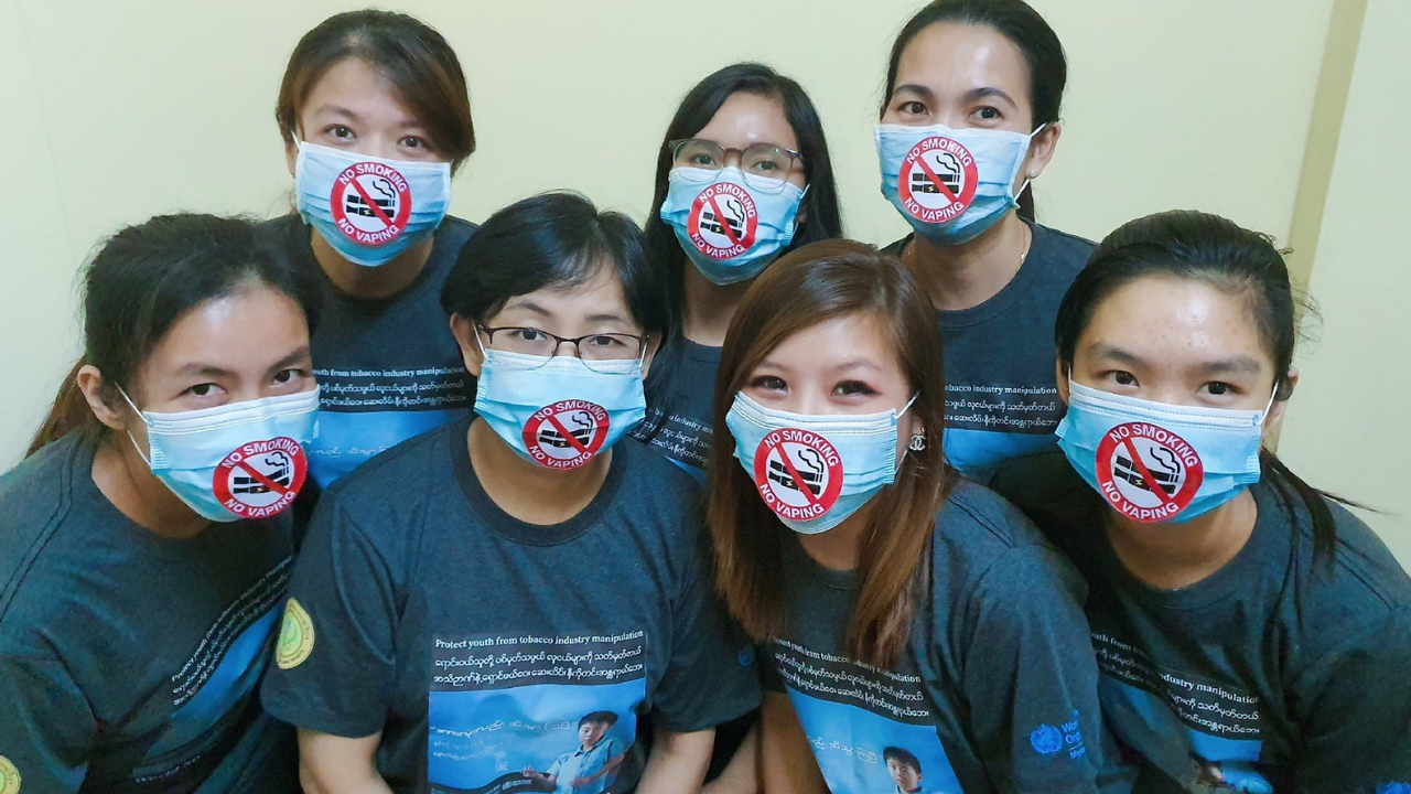 girls with no smoking masks